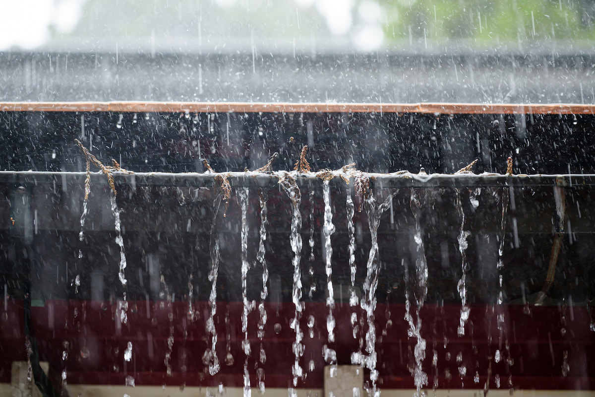 Thai-rooftop-flooding from gutters in Phangan