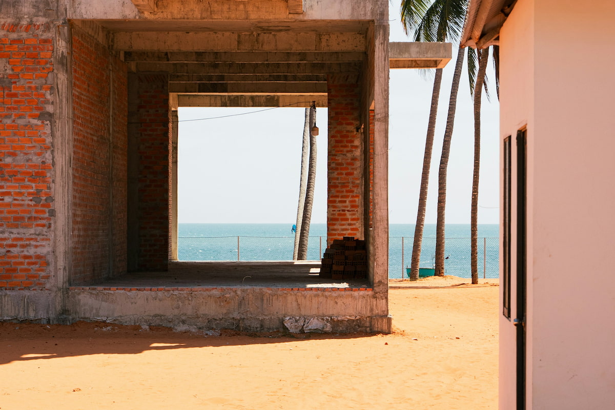 Unfinsihed-house-on-beach in Thailand
