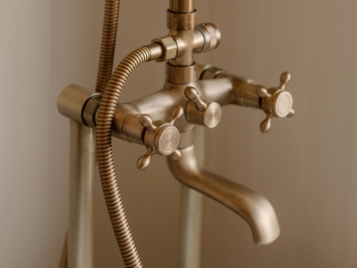 brass-taps